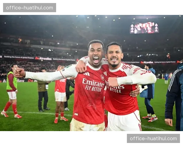 阿森纳萨利巴接力头球 法国中卫成定位球战术关键点